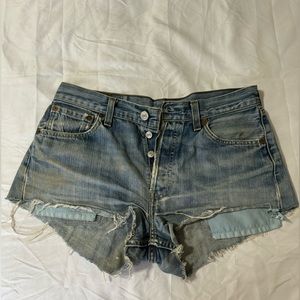 Levis distressed short shorts